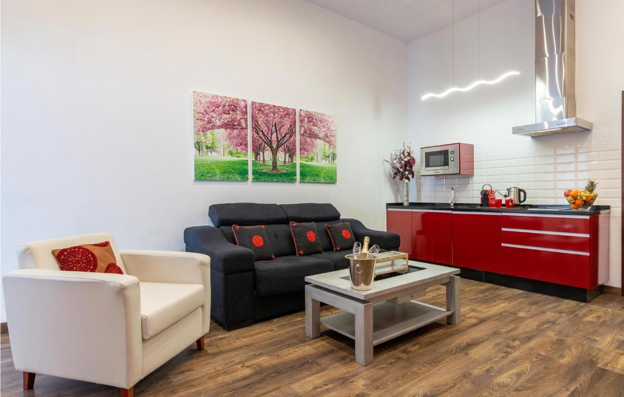 Amazing In With Kitchen